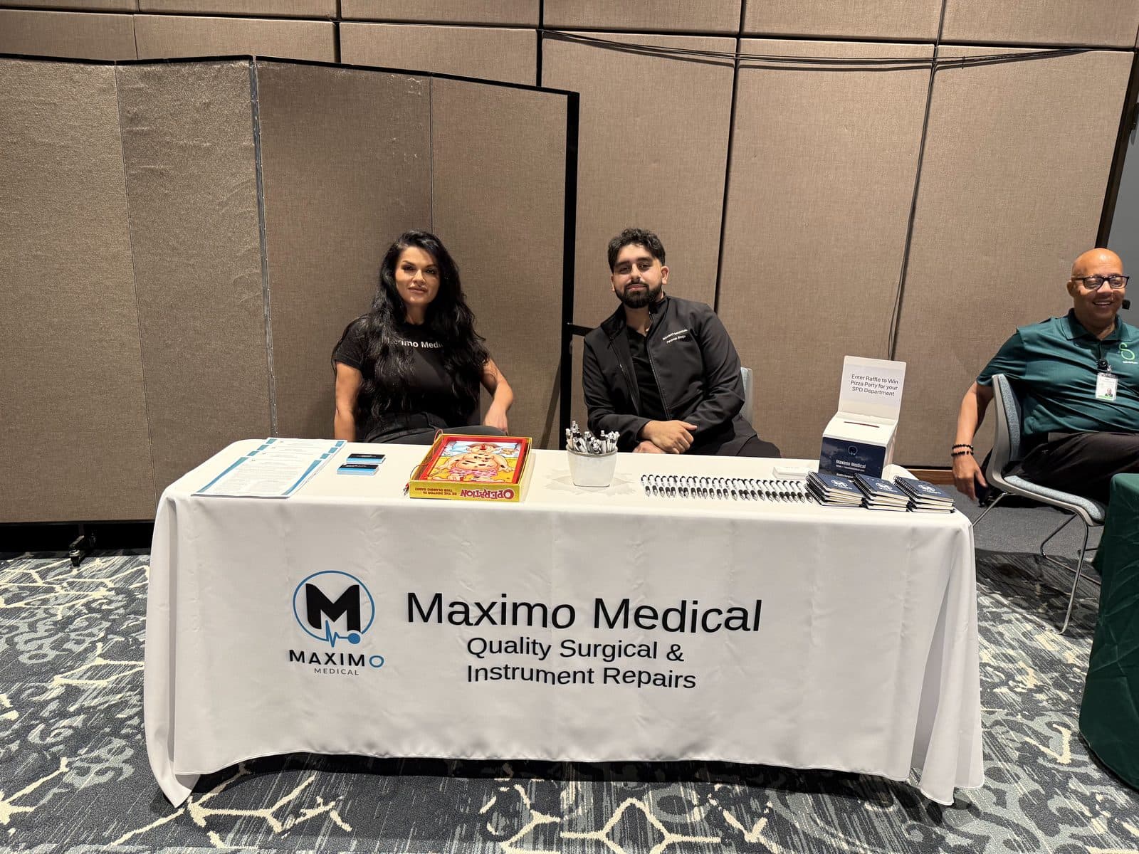The Maximo Medical exhibitor table at a sterile processing conference